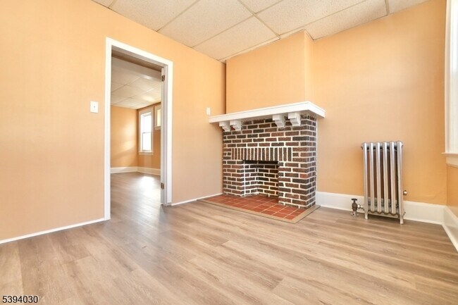 Building Photo - 180 Hobson St