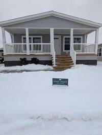 Building Photo - 30021 Pineview Cir