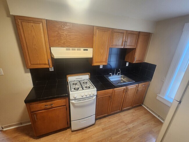 Building Photo - 2702 Wilkens Ave