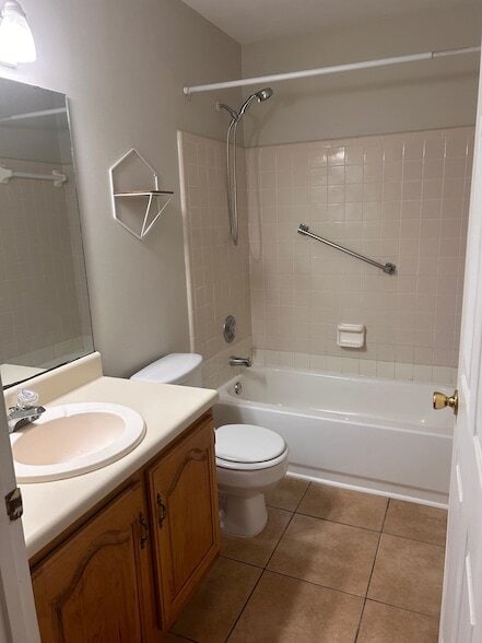 Building Photo - 1141 Brafforton Dr