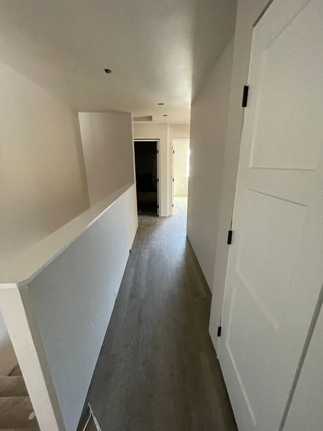 Building Photo - 7404 N Paw St