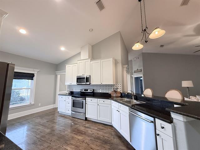 Building Photo - 69 Carousel Cir