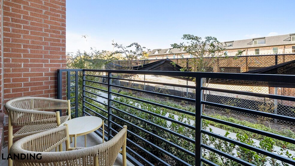 Building Photo - 1345 E 15th St