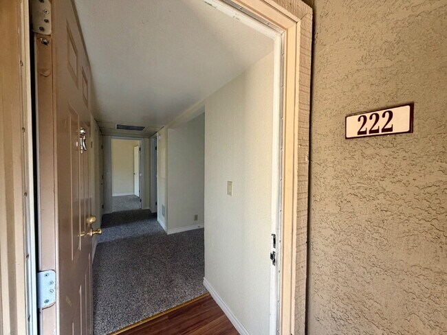 Building Photo - Las Vegas Guard-Gated Condo for Rent | 2 Bedroom Upstairs Unit | River Glen Community