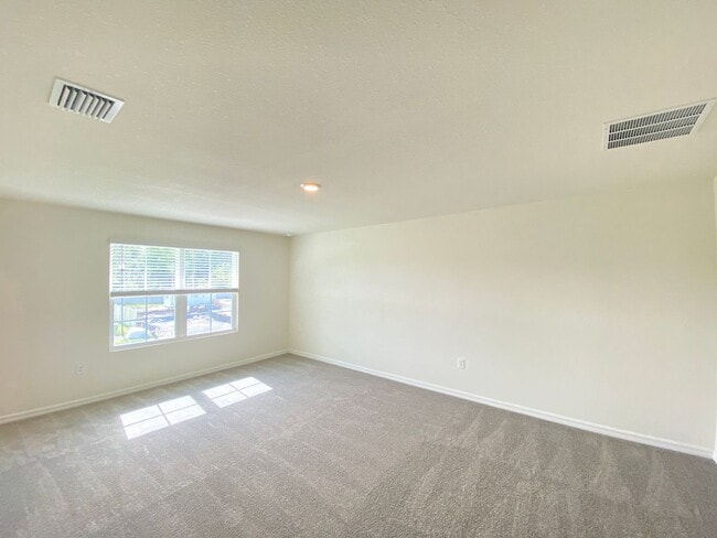 Building Photo - Avalon Woods 4/3/2 ***WON'T LAST***