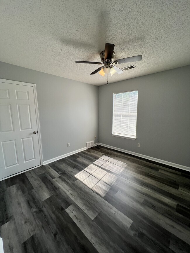 Building Photo - 6847 Kerry Valley Ln