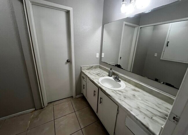 Building Photo - 12118 W Bellfort Ave