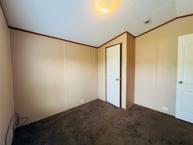 Building Photo - 788 County Rd 3479J