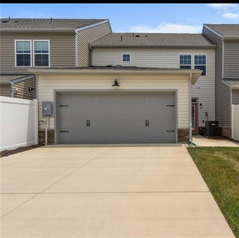 Building Photo - 4002 Carrie Mill Xing