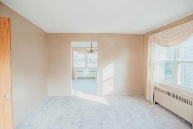Building Photo - PRELEASING for AUGUST - 2026