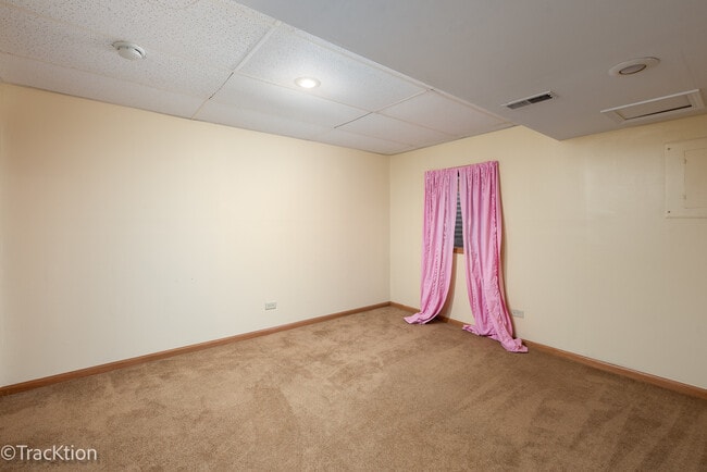 Building Photo - 3081 Barnstable Ct