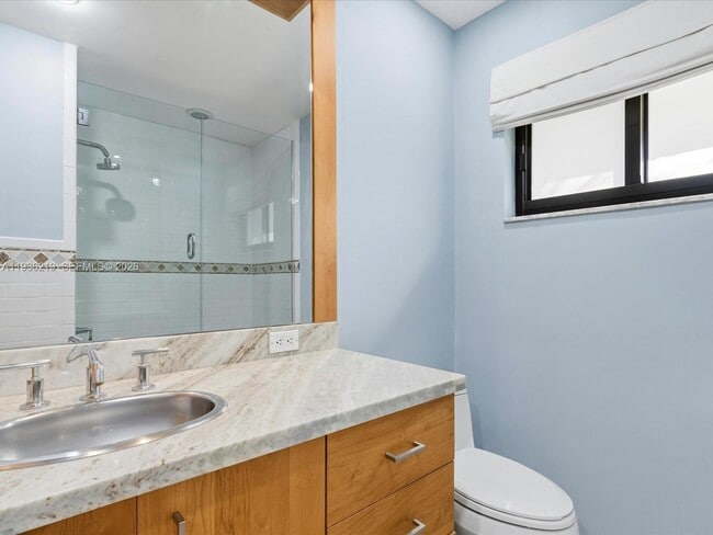 Building Photo - 21151 NE 22nd Ct