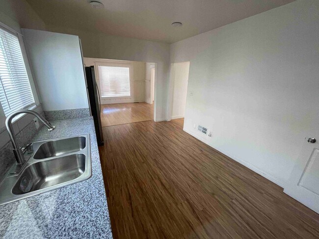 Building Photo - UNIQUE SHERMAN OAKS PROPERTY WITH ALL UTILITIES INCLUDED!