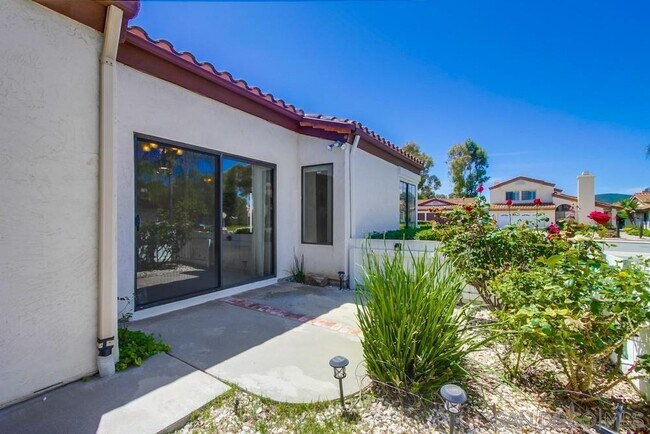 Building Photo - 11742 Avenida Sivrita
