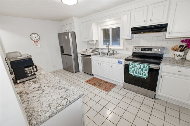 Building Photo - 266 Willowcrest Dr