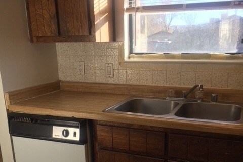 Kitchen - 2800 La Habra St