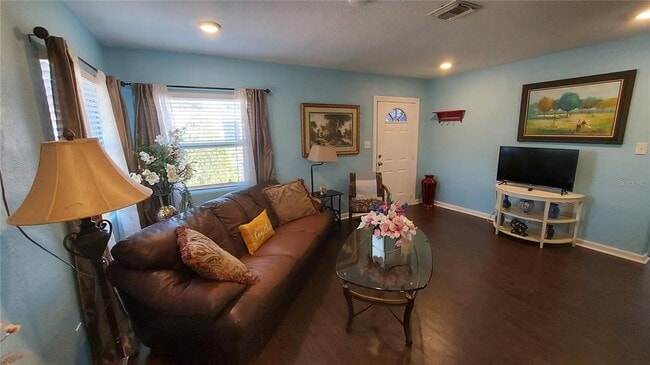 Building Photo - 110 N Crest Ave