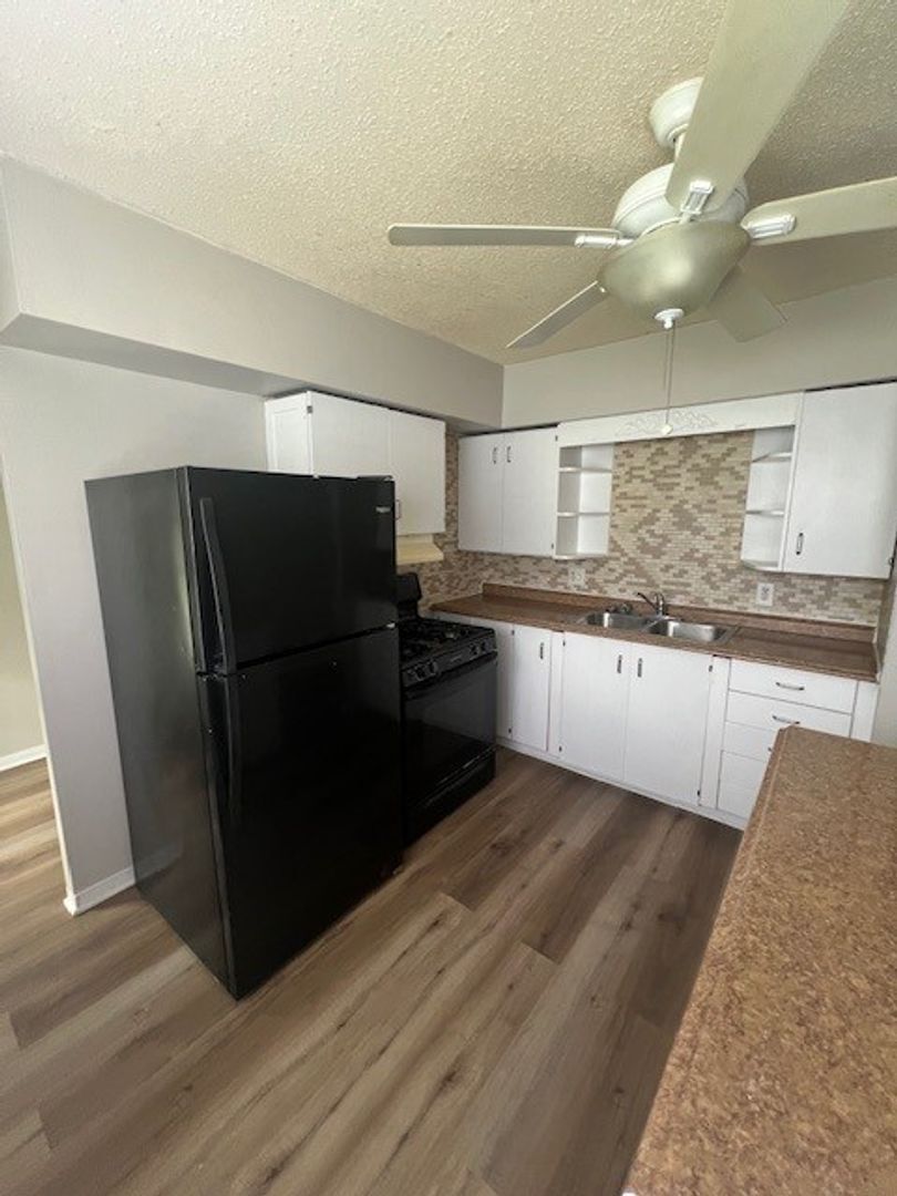 Building Photo - 3 Bedroom 2 BA ranch freshly rehabbed