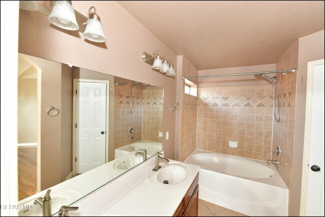 Building Photo - 3257 Sunset Point Dr