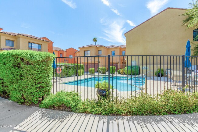 Building Photo - 1102 W Glendale Ave