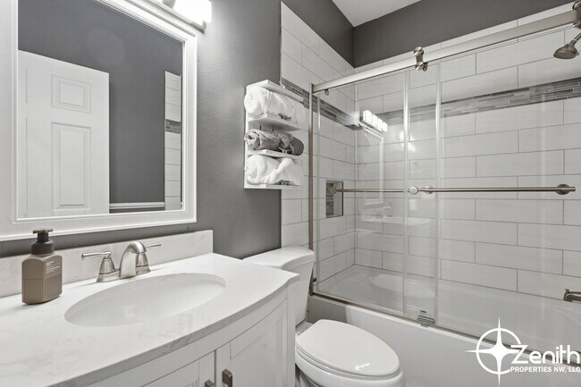 Building Photo - 2103 NE 161st Pl
