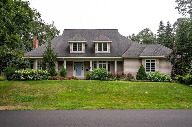 Building Photo - 61 Norwood Farms Rd