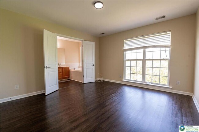 Building Photo - 8475 Putnam Ct