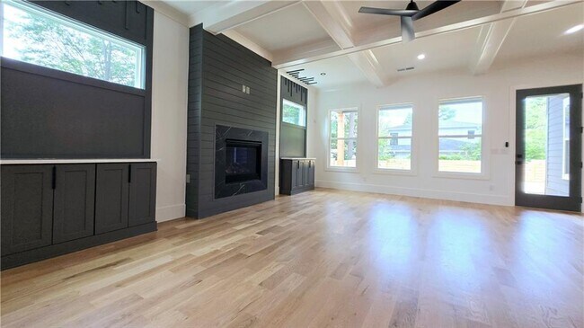 Building Photo - 1197 Avondale Ave SE