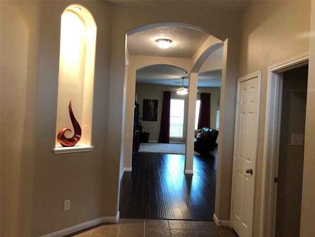 Building Photo - 11826 Fortune Park Dr