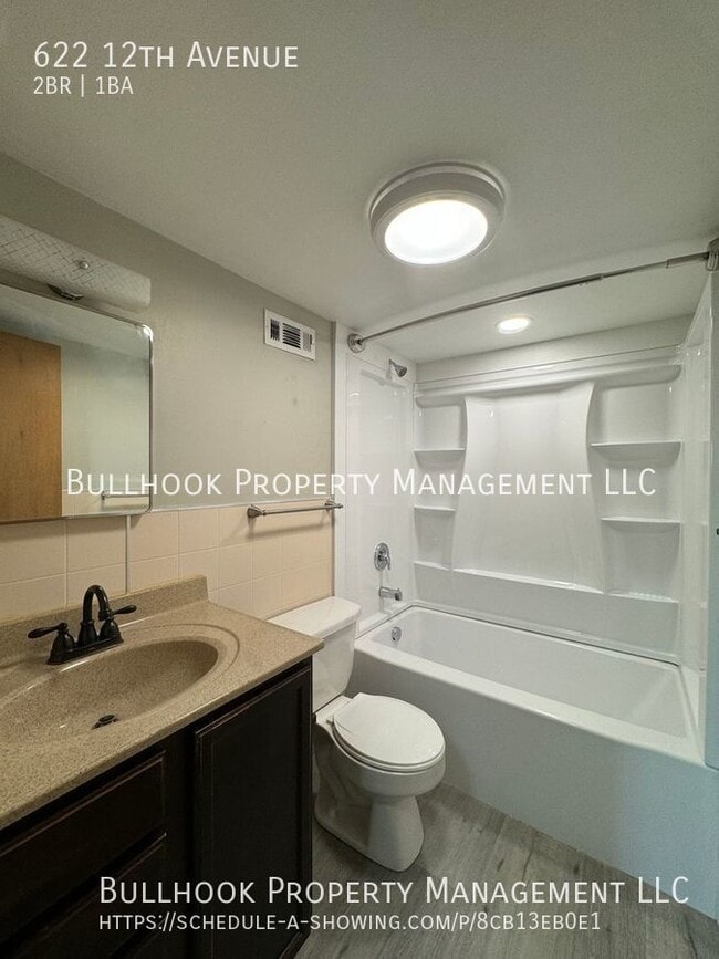 Building Photo - 622 12th Ave