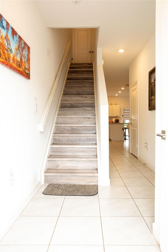 Building Photo - 1147 SW 7th Ave