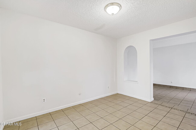 Building Photo - 1742 Pico Alto Dr