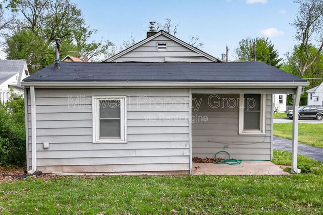 Building Photo - 3219 Royalton Ave