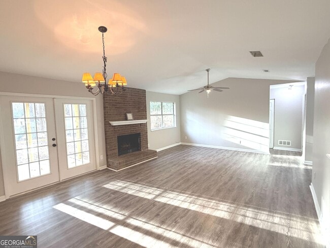 Building Photo - 303 Tamarac Trail