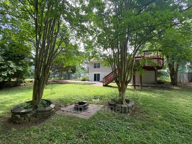 Building Photo - 13 Rocky Stone Dr