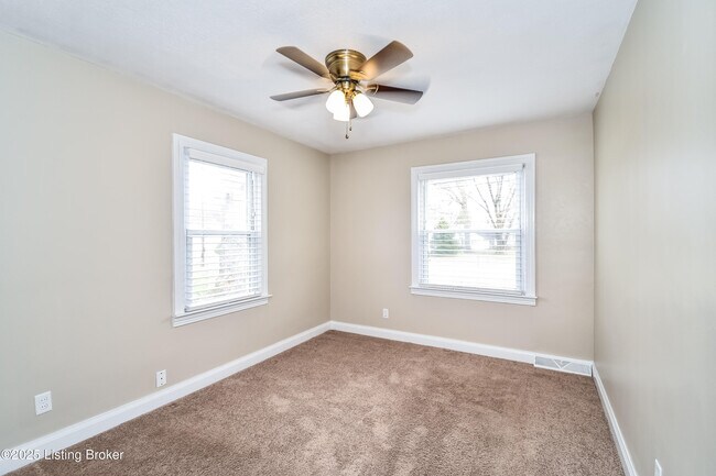 Building Photo - 110 Mills Dr