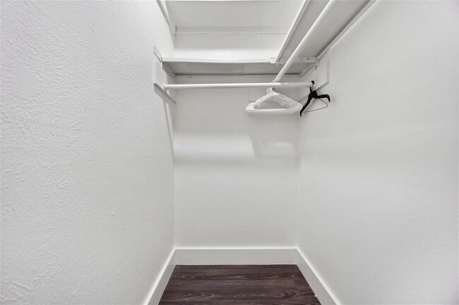 Building Photo - 22419 Deville Dr