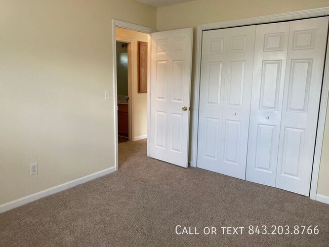 Building Photo - 202 Saturn Ct