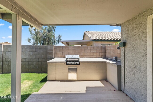 Building Photo - 16723 N 160th Ave