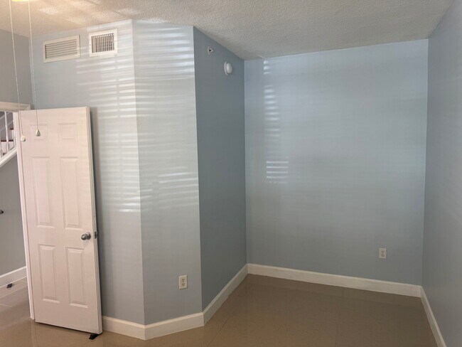 Building Photo - 356 Moorings Dr