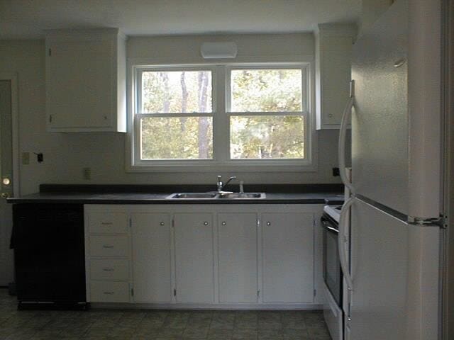 Building Photo - 49 Sunset Dr