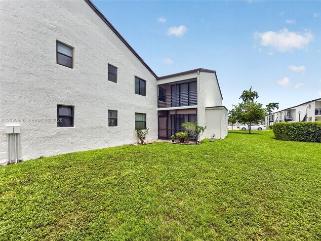 Building Photo - 11358 Taft St