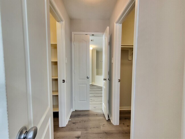 Building Photo - 7415 Hollister Ridge