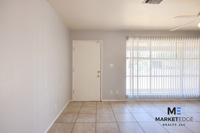 Building Photo - 4 Bed/2Bath Home at 39th Ave/Camelback! Re...