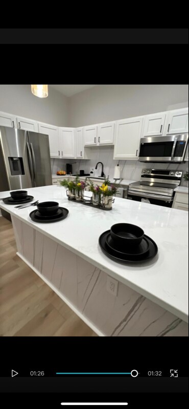 Building Photo - 704 Glenwood Ave