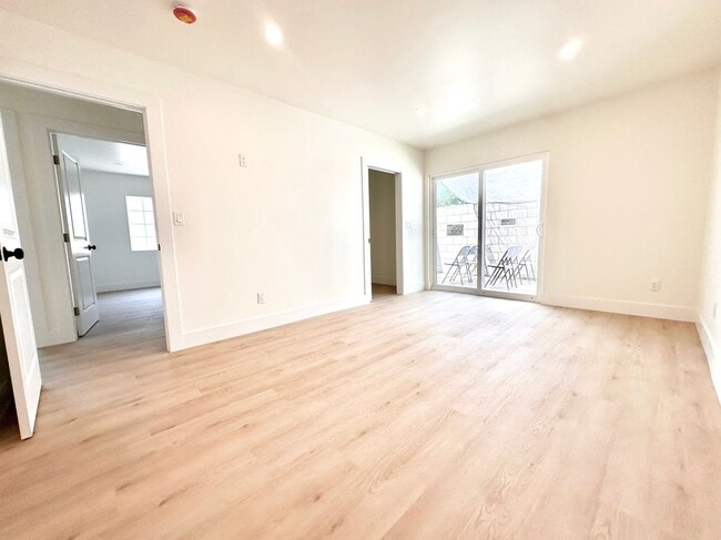 Building Photo - 1543 Delford Ave