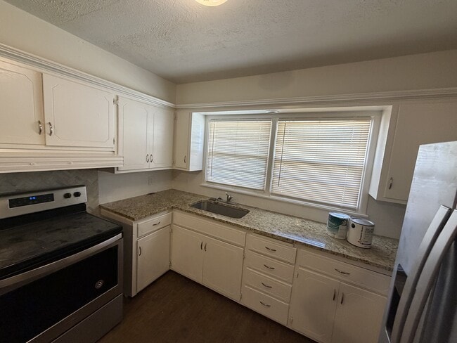 Building Photo - 3813 25th St