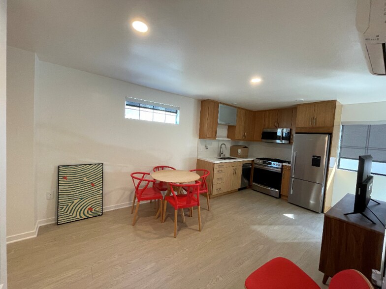 Building Photo - 1901 Overland Ave