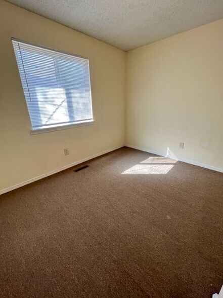 Two Bedrooms - 2226 N Pierce Ave