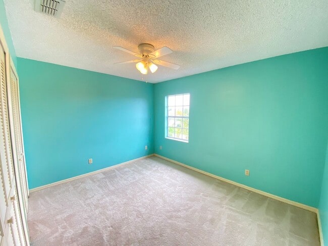 Building Photo - 3708 Molona Dr